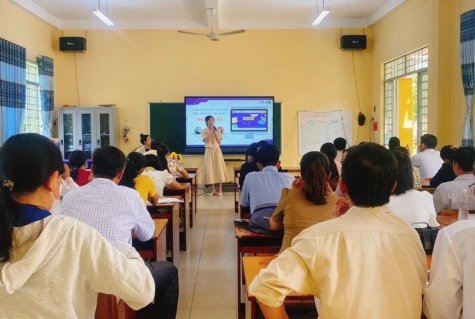 Buổi tập huấn Thư viện số tại trường TH - THCS Phước Vĩnh Tây
