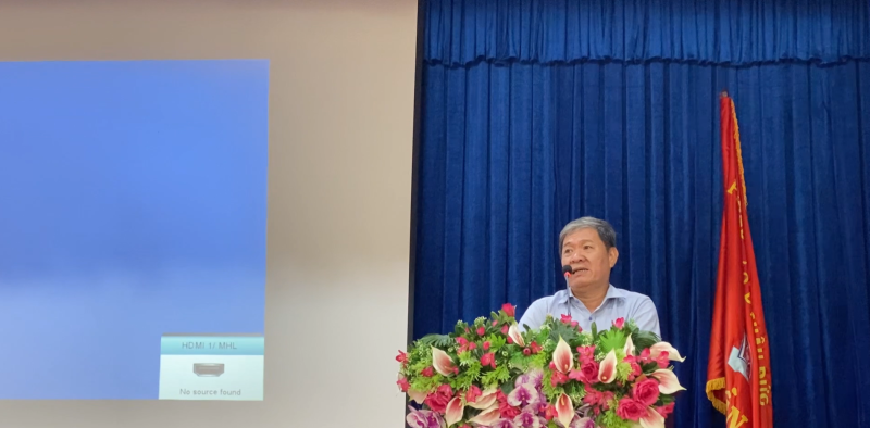 Ông Nguyễn Văn Trực phát biểu bế mạc buổi hội thảo - Phó trưởng Phòng Giáo Dục và Đào Tạo huyện Châu Đức