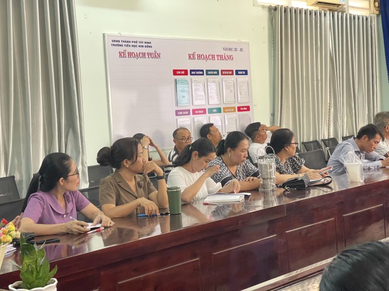 Thầy/ cô trường Tiểu học Kim Đồng tham gia hội thảo Thư viện số DLib K12